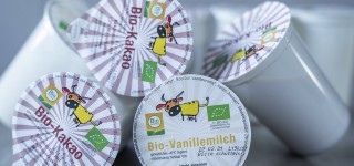 Sustainable rPET cups for school milk